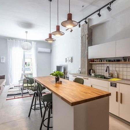 Aris Central Athena Bagian luar foto
