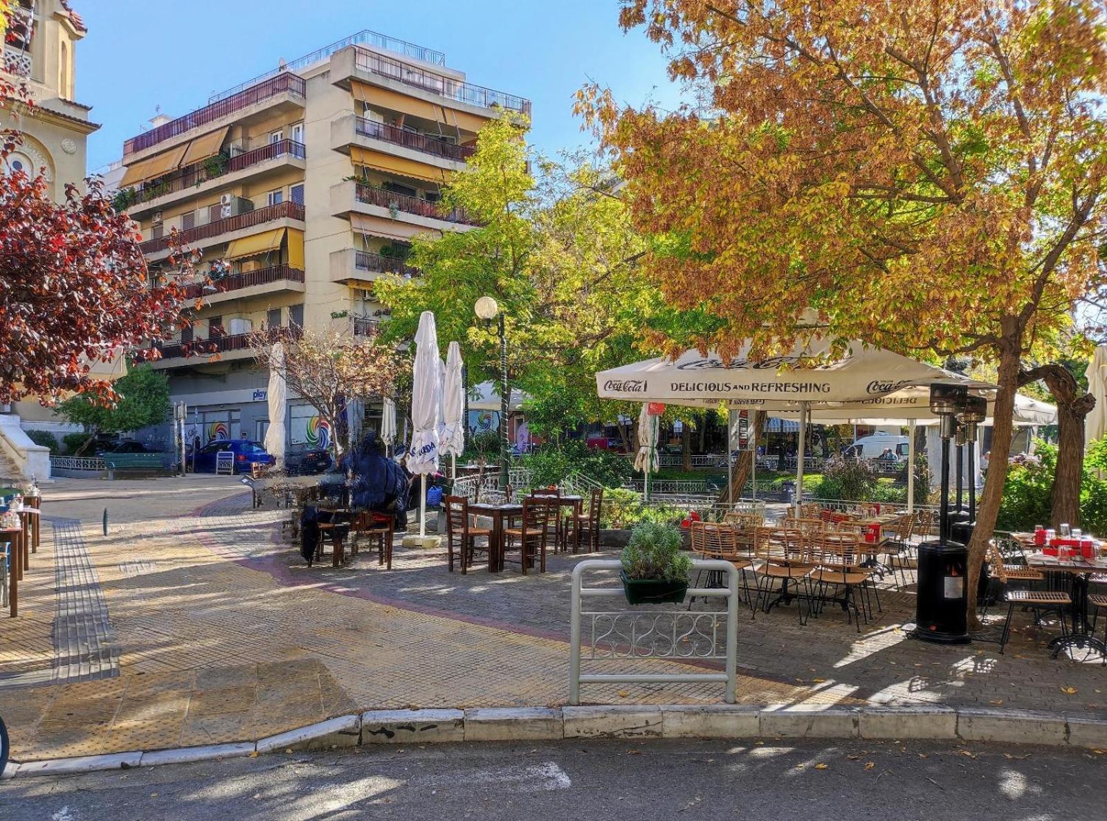 Aris Central Athena Bagian luar foto