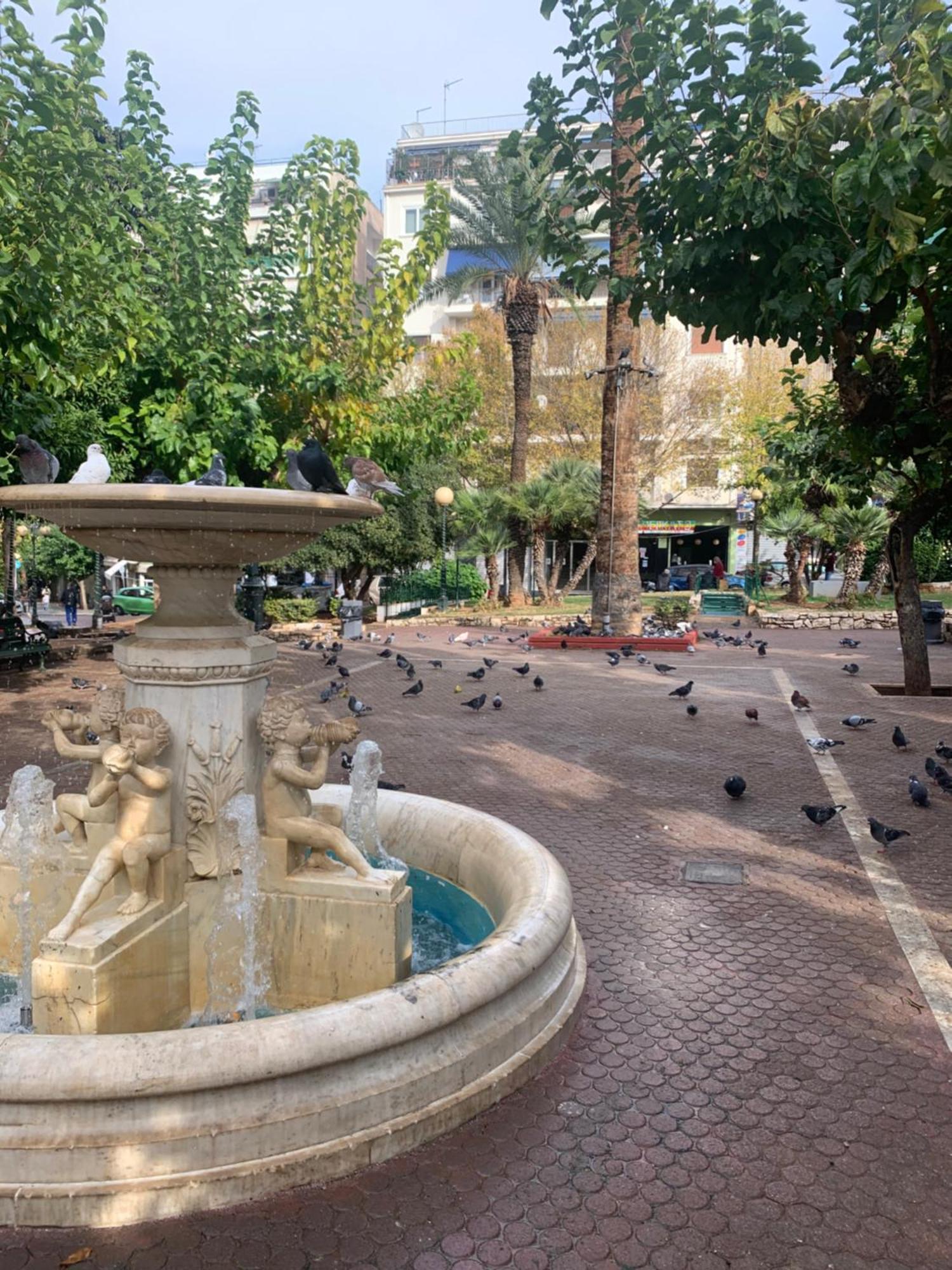 Aris Central Athena Bagian luar foto