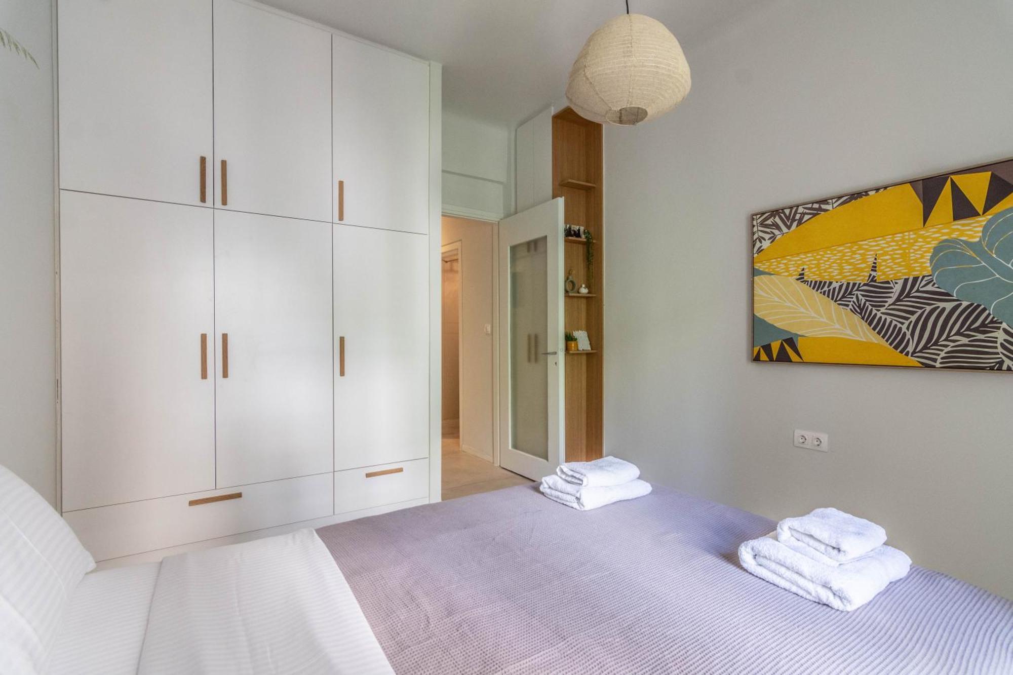 Aris Central Athena Bagian luar foto